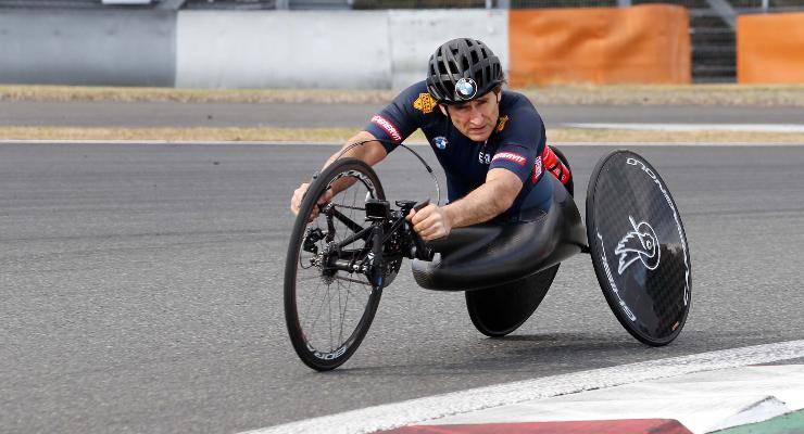 Alex Zanardi con la sua handbike