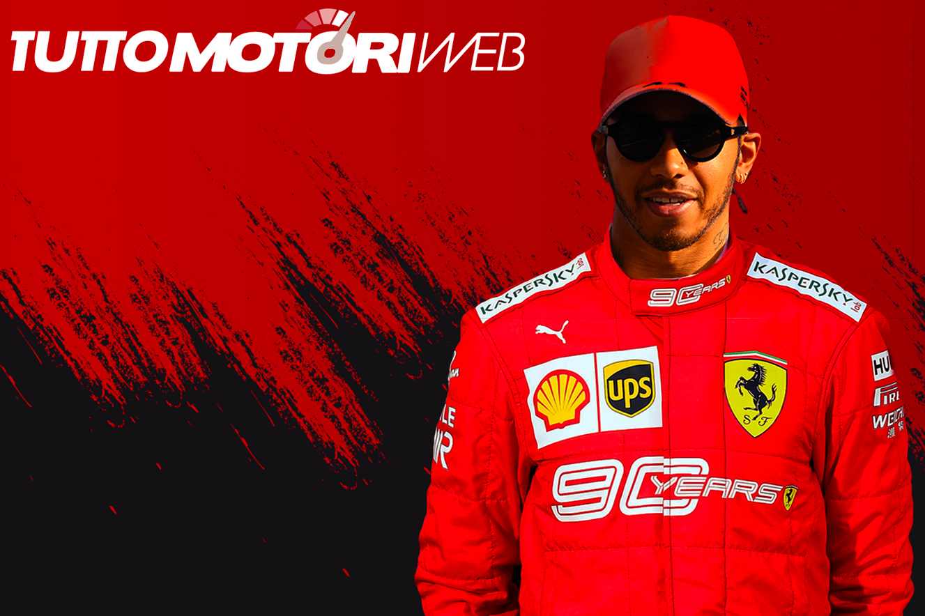 Lewis Hamilton con la tuta della Ferrari