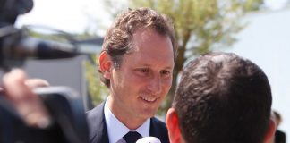 Il presidente John Elkann