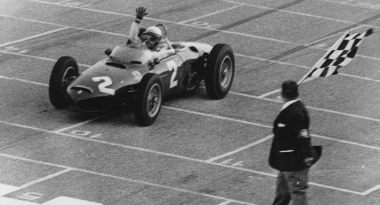 Phil Hill nel 1961, ai tempi in cui correva con la Ferrari del direttore sportivo Romolo Tavoni