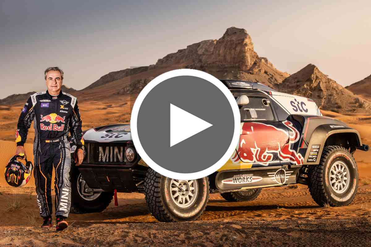 Carlos Sainz e la sua Mini alla Dakar 2021