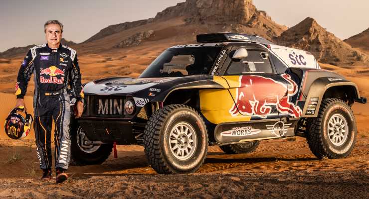 Carlos Sainz e la sua Mini alla Dakar 2021