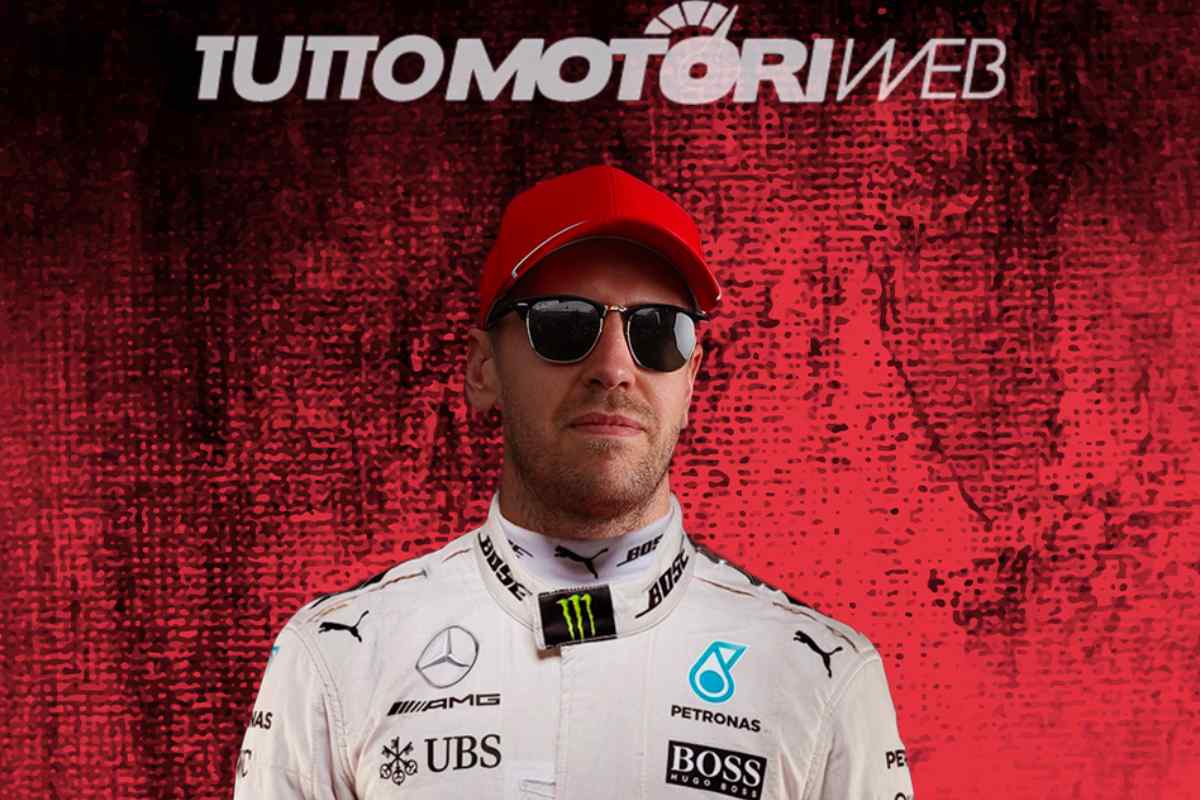 Sebastian Vettel con la tuta Mercedes