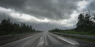 Pioggia in autostrada