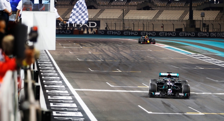 Lewis Hamilton in pista con la Mercedes (Getty Images)