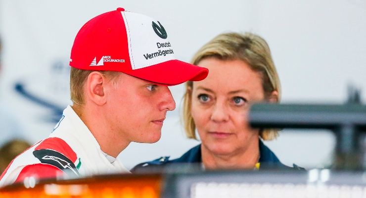 Mick Schumacher e Sabine Kehm (Getty Images)