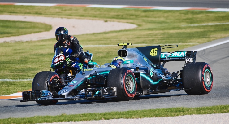 Valentino Rossi e Lewis Hamilton (Getty Images)