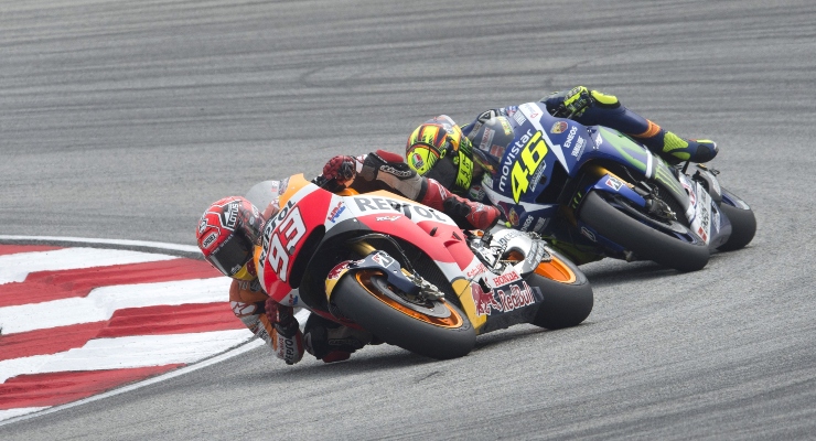 Valentino Rossi e Marc Marquez in pista (Getty Images)