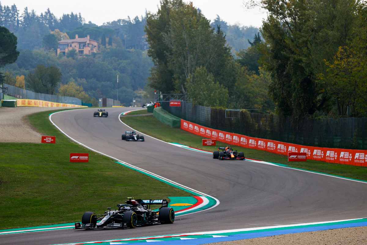 Una fase di gara del Gran Premio dell'Emilia Romagna di F1 2020 a Imola