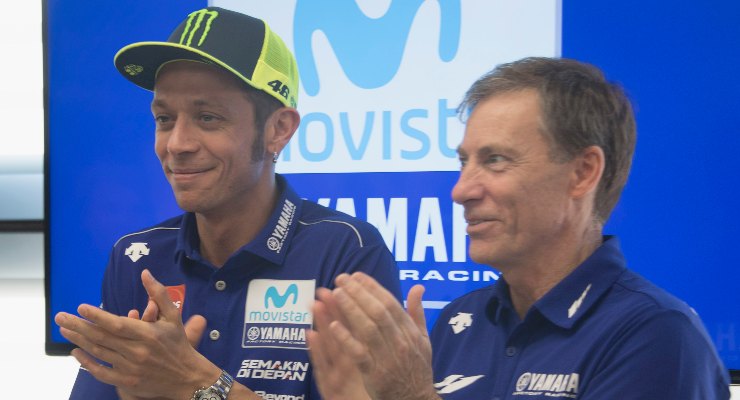 Valentino Rossi con il direttore generale della Yamaha, Lin Jarvis