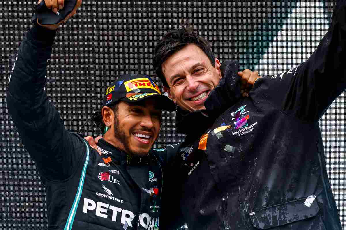 Toto Wolff con Lewis Hamilton