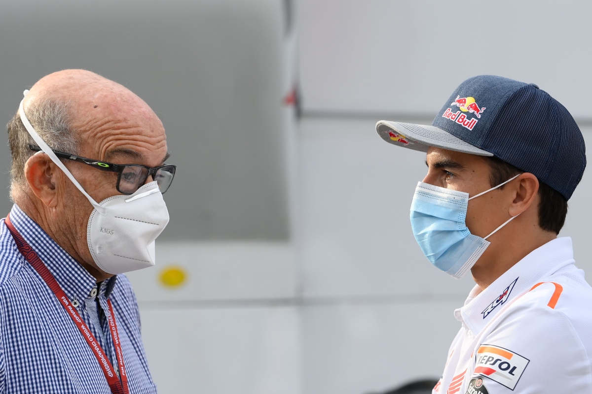 Carmelo Ezpeleta e Marc Marquez (Getty Images)