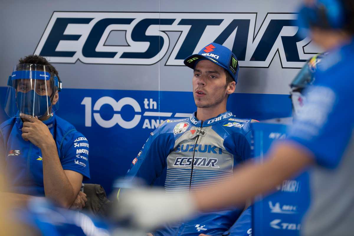 Joan Mir nel box Suzuki (Getty Images)