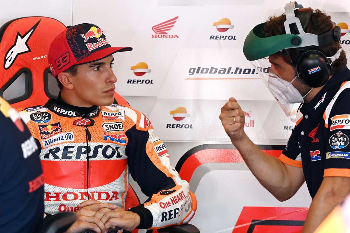 Marc Marquez nel box Honda (Getty Images)