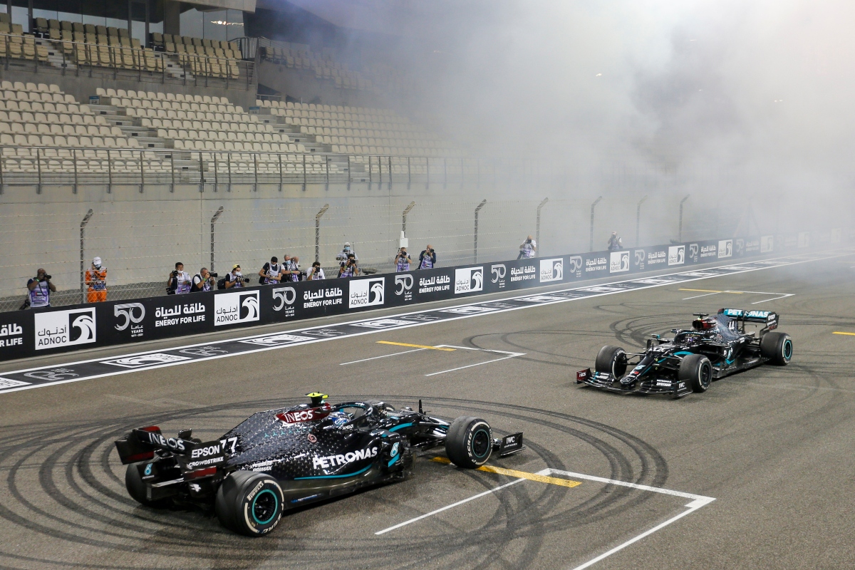 Valtteri Bottas e Lewis Hamilton (Getty Images)