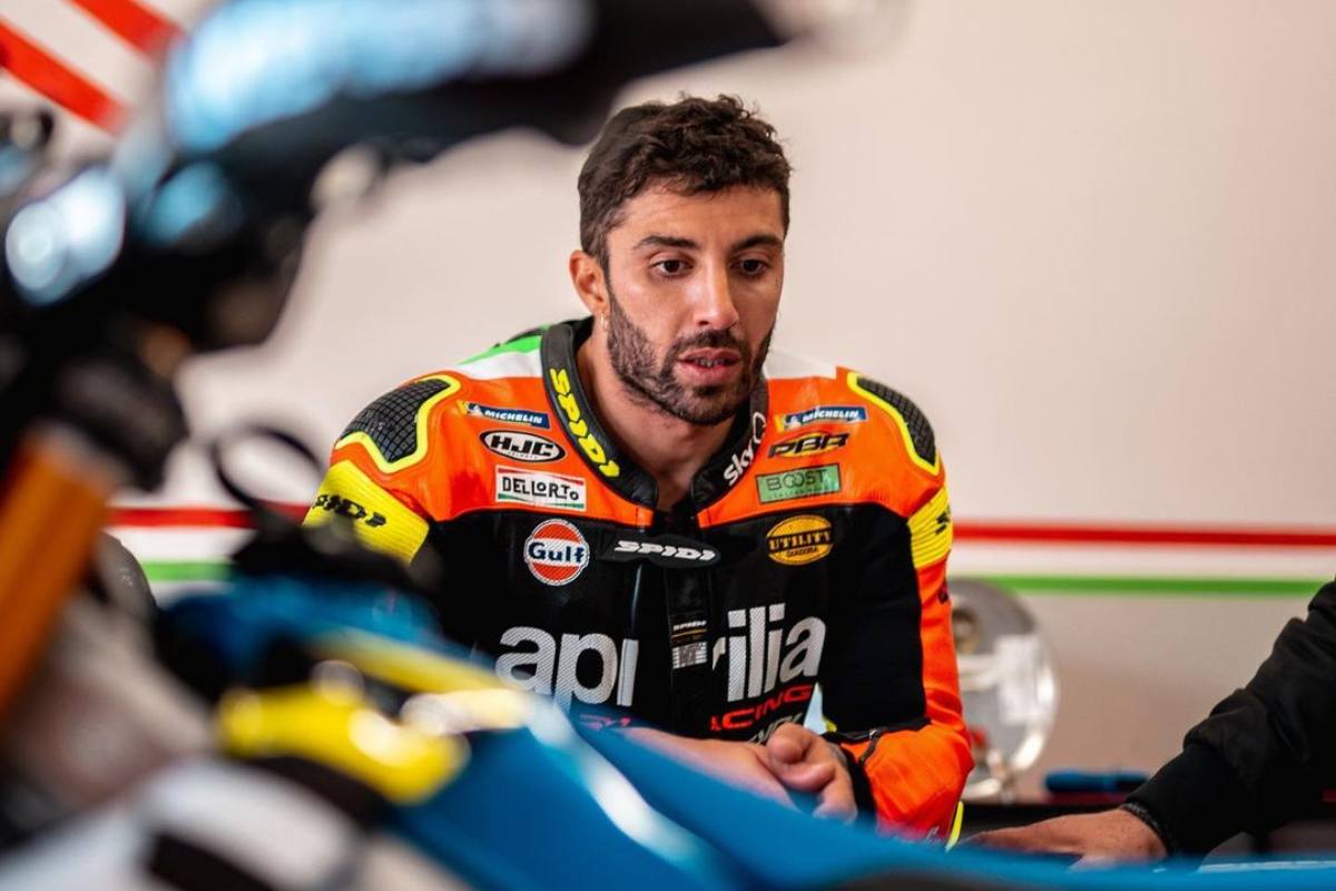 Andrea Iannone nei box del circuito internazionale di Abruzzo a Ortona