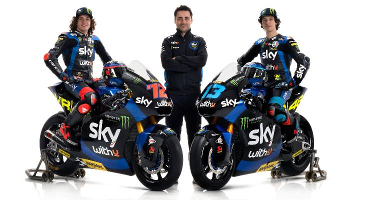 Marco Bezzecchi, il team manager Pablo Nieto e Celestino Vietti con le Moto2