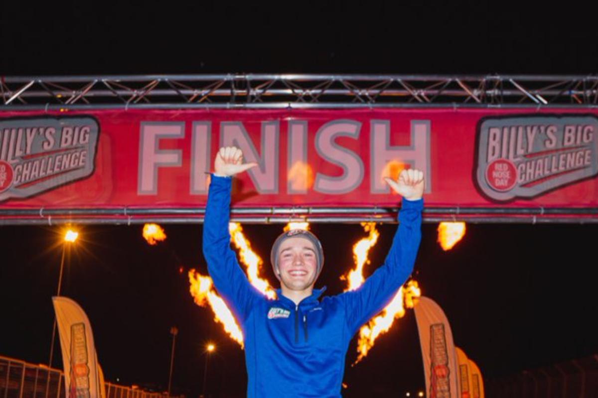 Billy Monger al traguardo