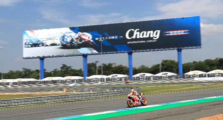 Una fase di gara del Gran Premio di Thailandia di MotoGP a Buriram