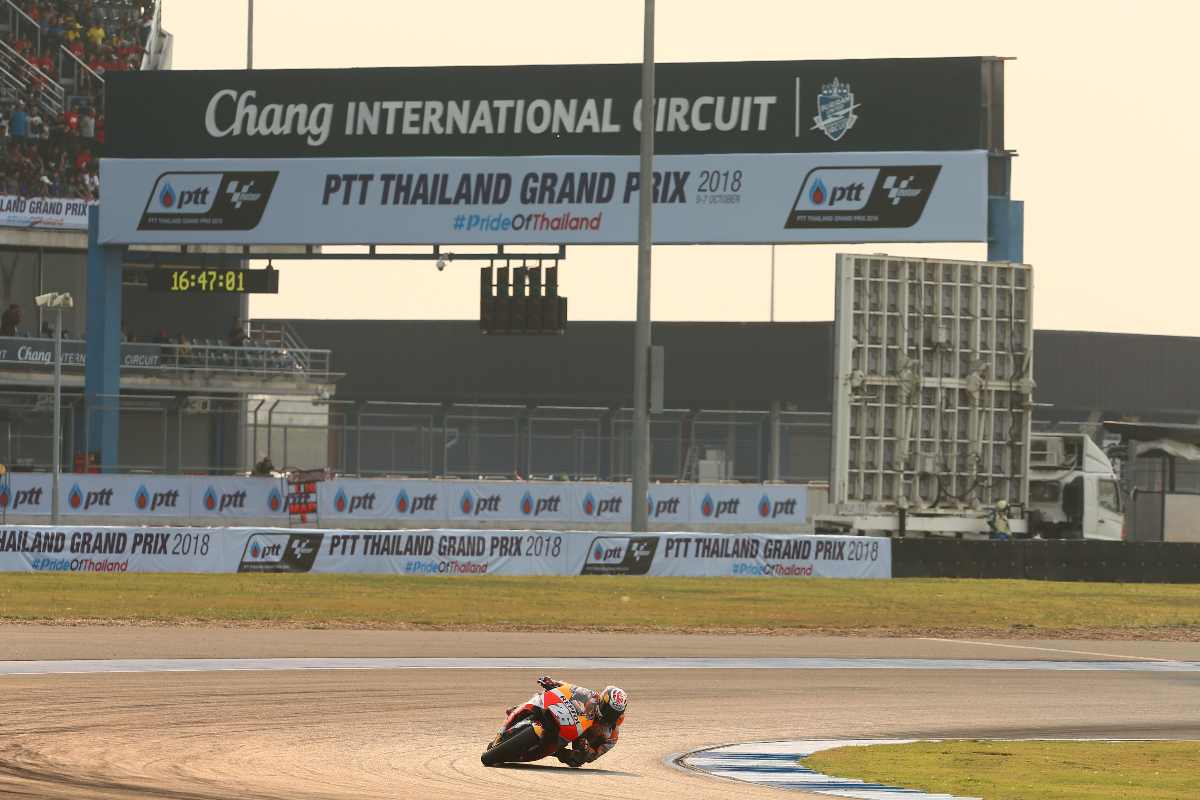 Una fase di gara del Gran Premio di Thailandia di MotoGP a Buriram