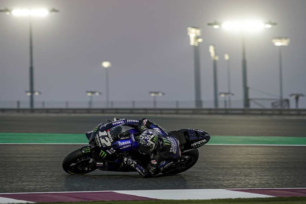 Maverick Vinales in pista con la Yamaha M1