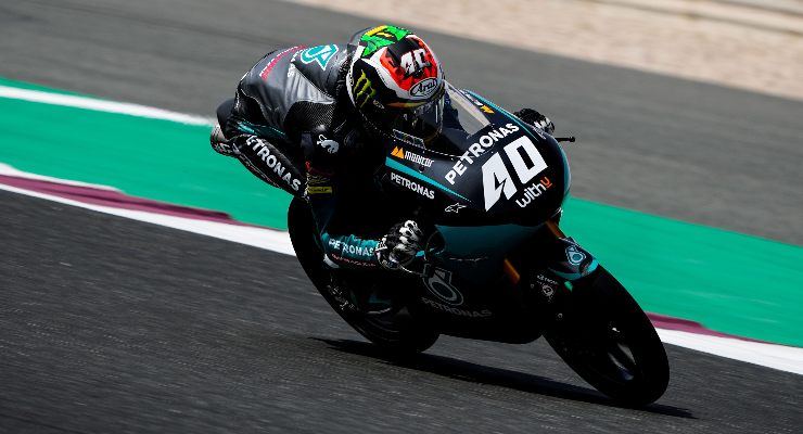 Darryn Binder sulla Honda del team Petronas nei test Moto3 di Losail, in Qatar