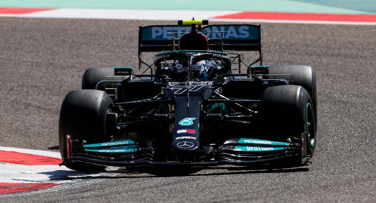 Valtteri Bottas in pista nei test F1 di Sakhir, in Bahrain