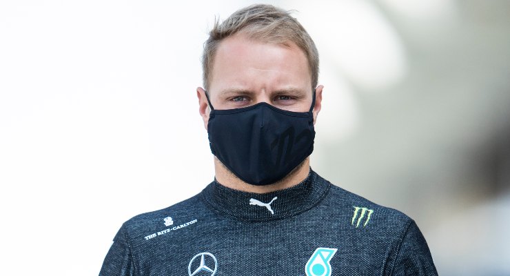 Valtteri Bottas nel paddock nei test F1 di Sakhir, in Bahrain