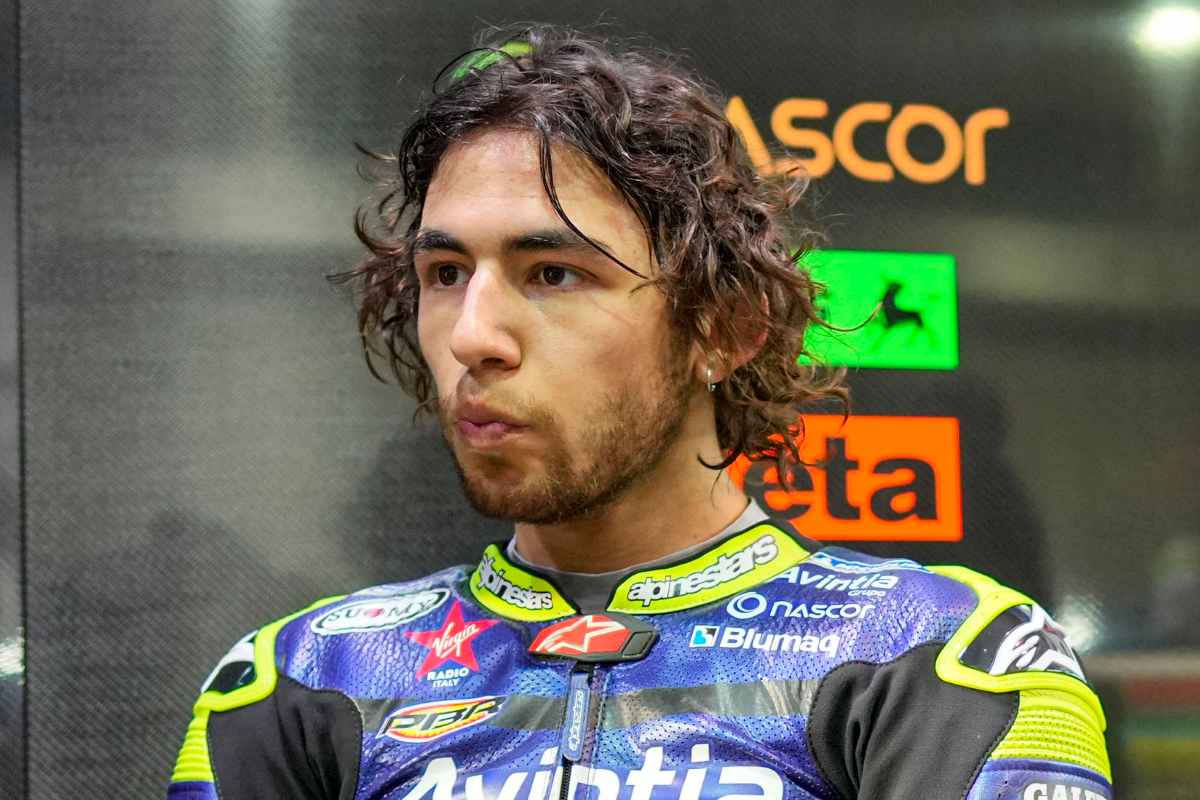 Enea Bastianini ai box nei test MotoGP di Losail, in Qatar