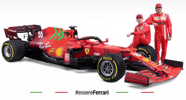 I due piloti Charles Leclerc e Carlos Sainz con la Ferrari SF21