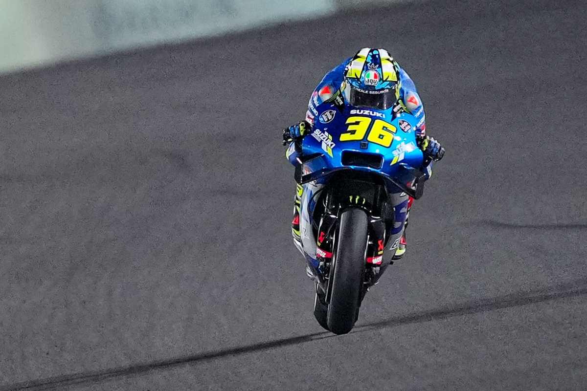 Joan Mir in pista nel Gran Premio del Qatar di MotoGP 2021 a Losail