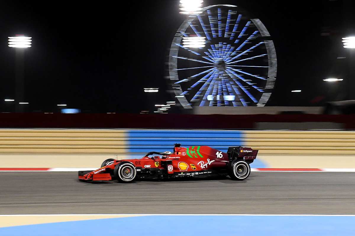 Charles Leclerc in pista nel Gran Premio del Bahrain di F1 2021 a Sakhir