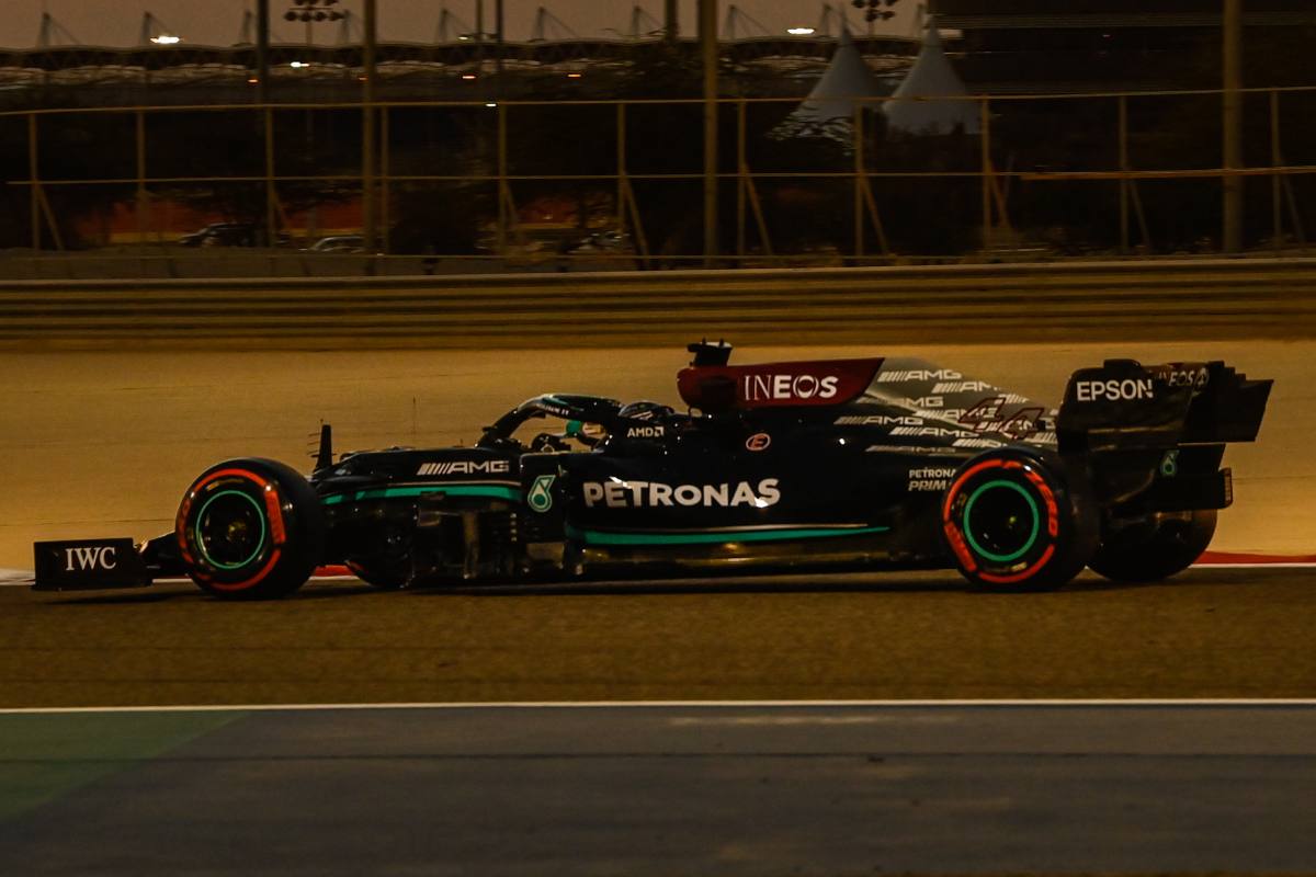 La Mercedes in pista nei test F1 di Sakhir, in Bahrain