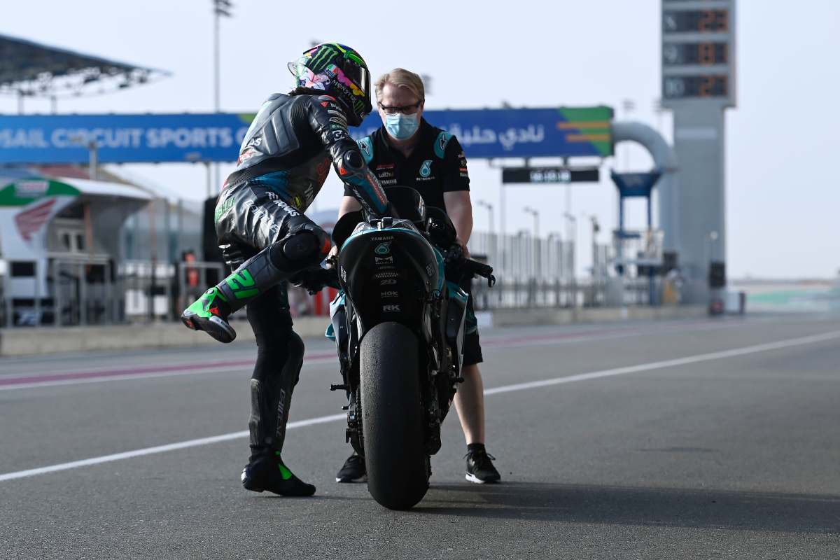 Franco Morbidelli ai box nei test MotoGP di Losail, in Qatar