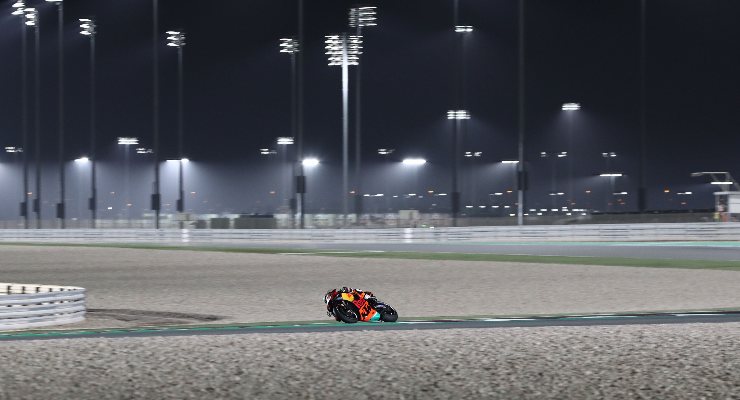 Miguel Oliveira in pista sulla Ktm nelle prove libere del Gran Premio del Qatar di MotoGP 2021 a Losail
