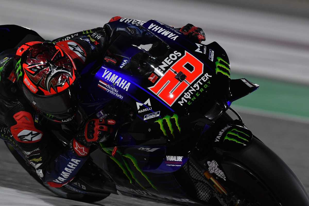 La Yamaha di Fabio Quartararo in pista nelle prove libere del Gran Premio del Qatar di MotoGP 2021 a Losail