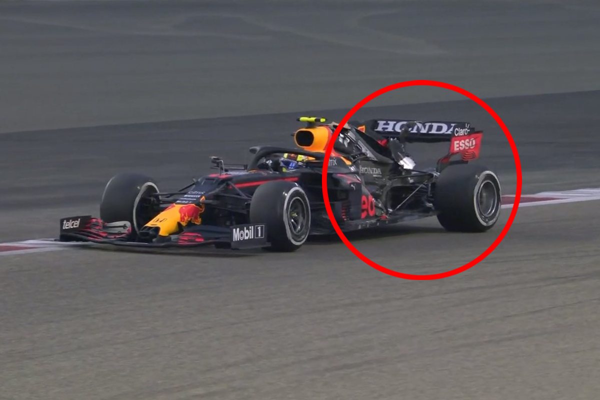 La Red Bull di Sergio Perez senza cofano motore