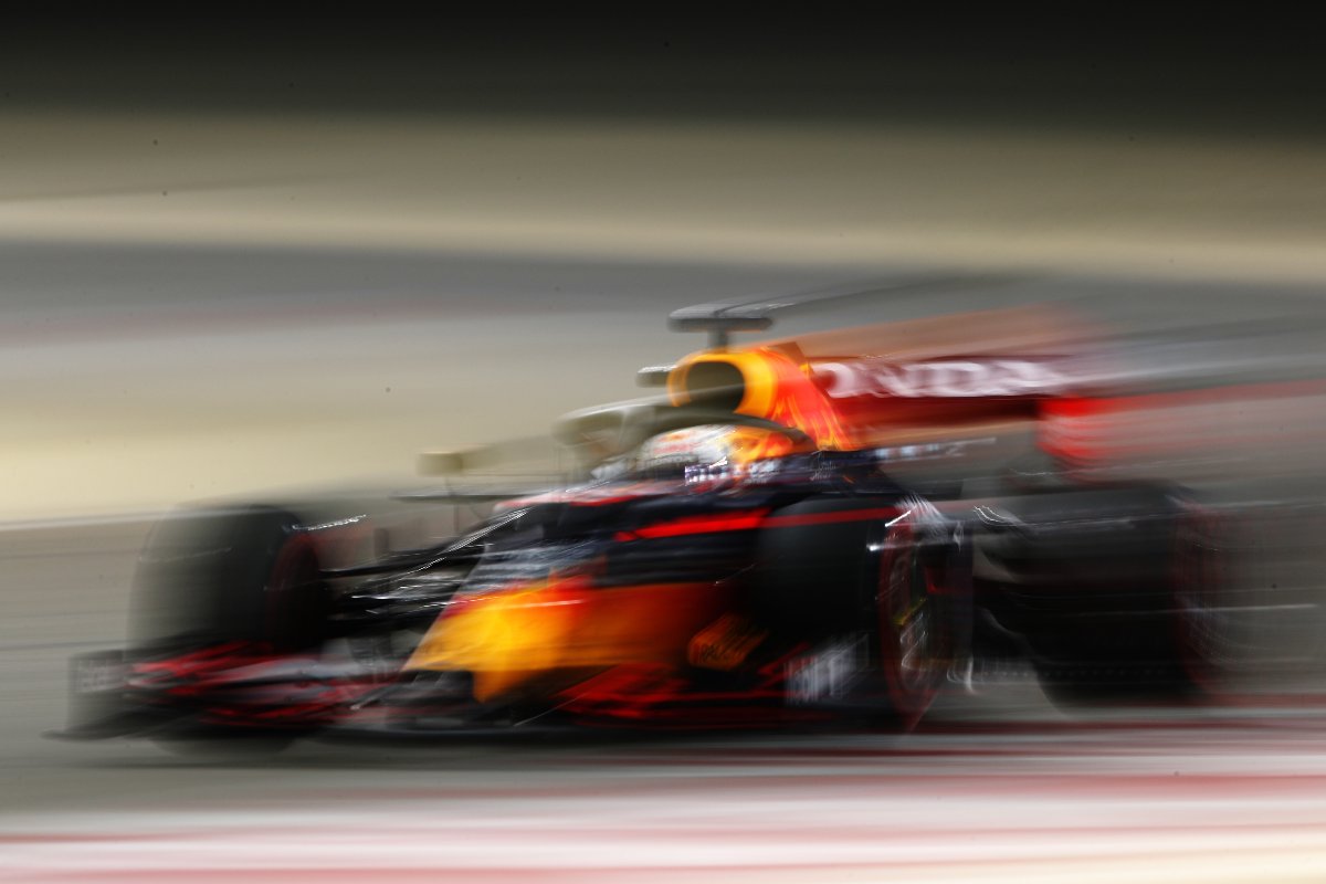 Max Verstappen in pista nei test F1 di Sakhir, in Bahrain