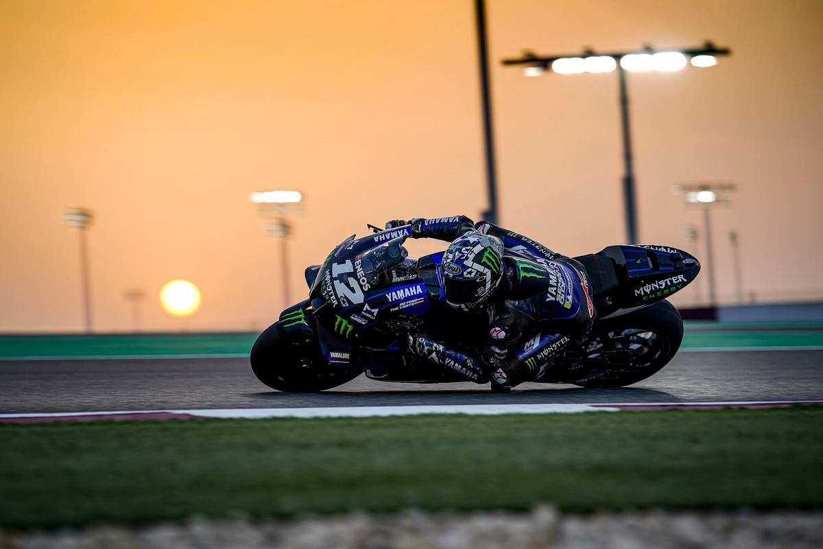 Maverick Vinales in pista nei test MotoGP di Losail, in Qatar