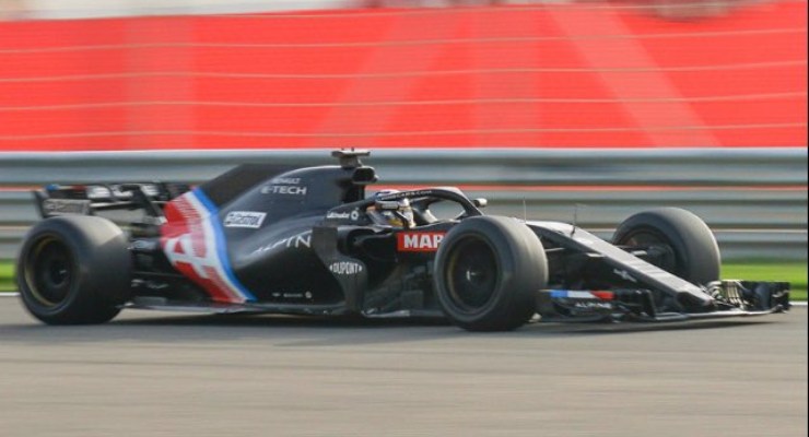 Fernando Alonso nei test F1 sul circuito di Sakhir