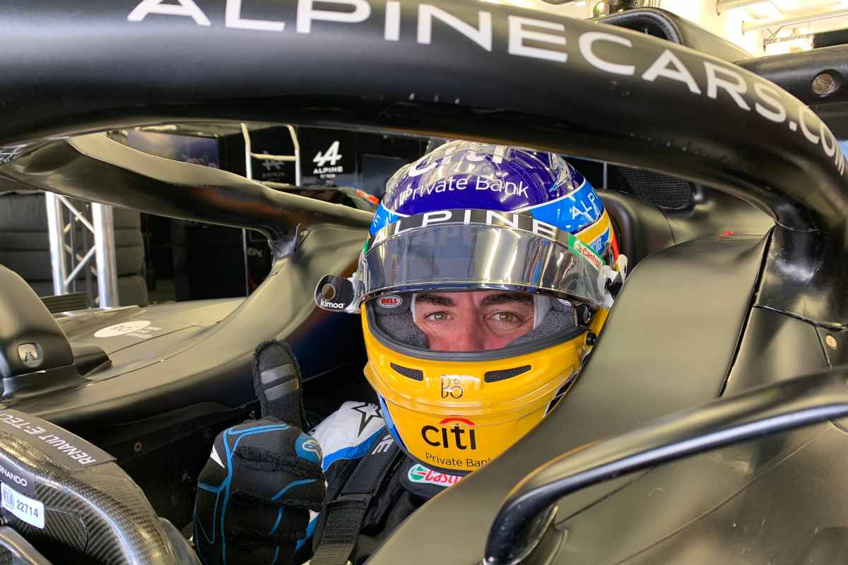 Fernando Alonso nei test F1 sul circuito di Sakhir