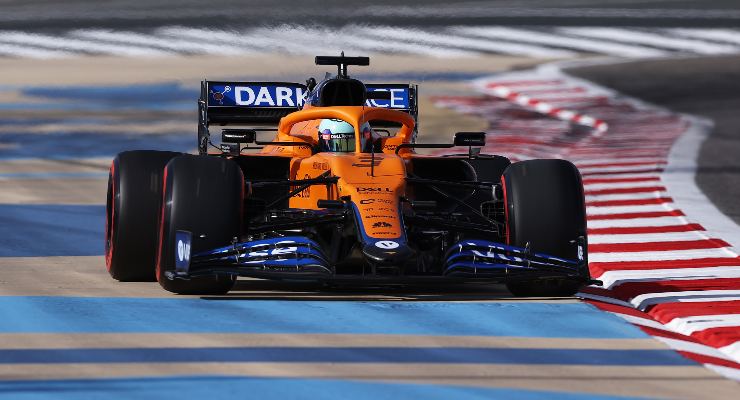 Daniel Ricciardo in pista sulla McLaren al Gran Premio del Bahrain di F1 2021 a Sakhir