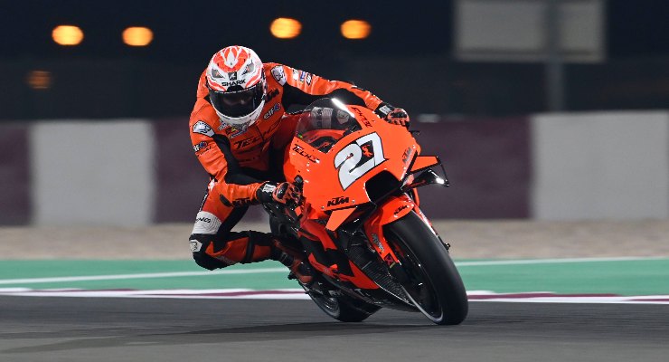 Iker Lecuona in sella alla Ktm nel Gran Premio di Doha di MotoGP 2021 a Losail