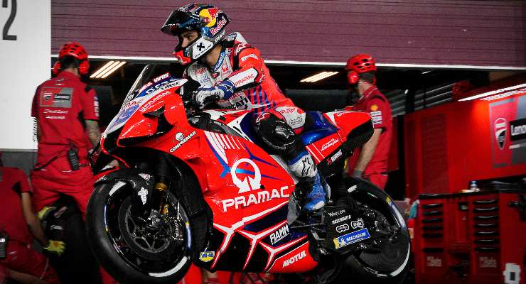 Jorge Martin sulla Ducati del team Pramac in pista nel Gran Premio di Doha di MotoGP 2021 a Losail