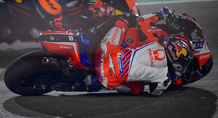 Jorge Martin in pista sulla Ducati satellite del team Pramac nel Gran Premio di Doha di MotoGP 2021 a Losail