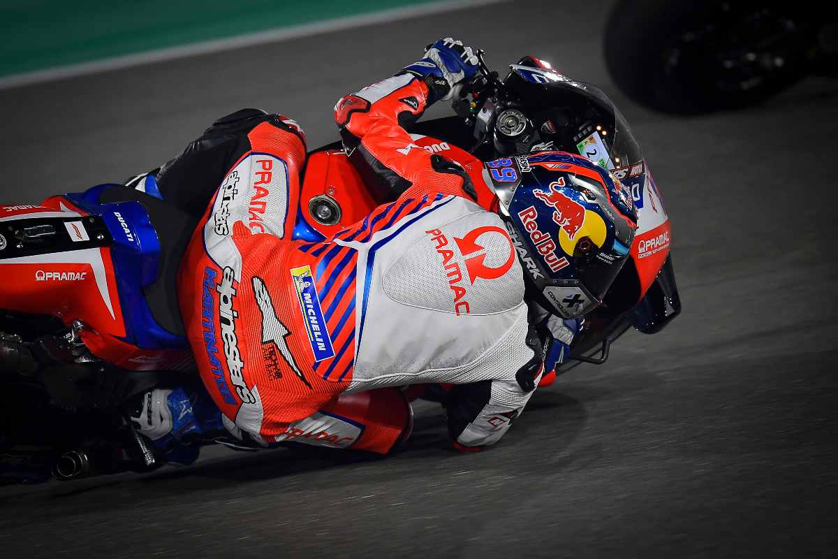 Jorge Martin in pista sulla Ducati satellite del team Pramac nel Gran Premio di Doha di MotoGP 2021 a Losail