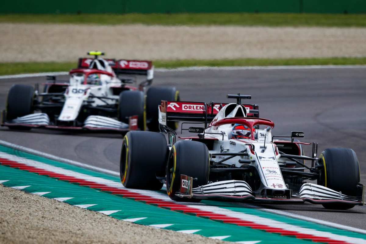 Kimi Raikkonen in pista al Gran Premio dell'Emilia Romagna di F1 2021 a Imola