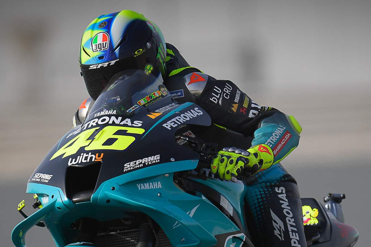 Valentino Rossi sulla Yamaha del team Petronas nel Gran Premio di Doha di MotoGP 2021 a Losail