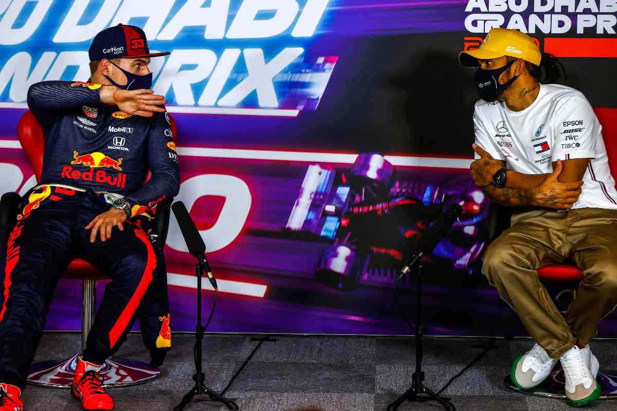 Max Verstappen e Lewis Hamilton nella conferenza stampa dopo il Gran Premio del Bahrain di F1 2021 a Sakhir