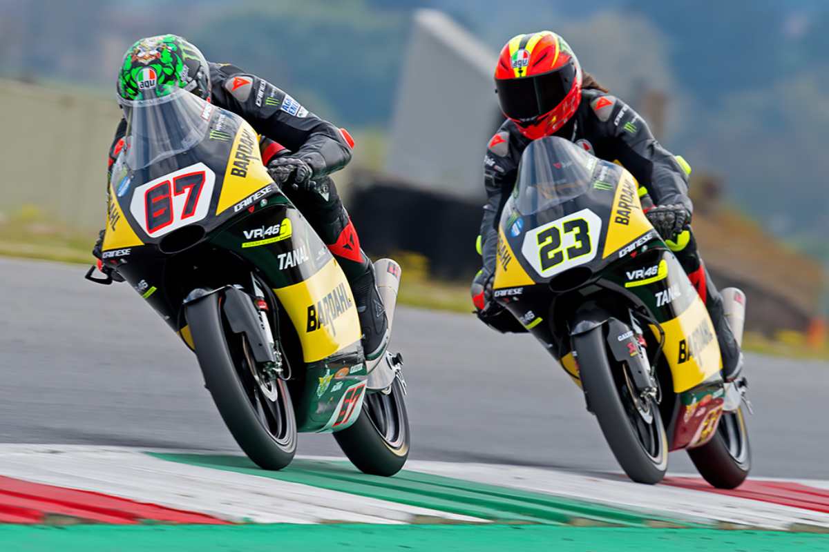 Elia Bartolini e Alberto Surra sulle moto del team Bardahl VR46 Riders Academy nella gara del campionato italiano velocità di classe Moto3 al Mugello